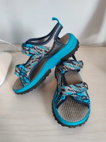 Sandales de randonnée taille 32/33