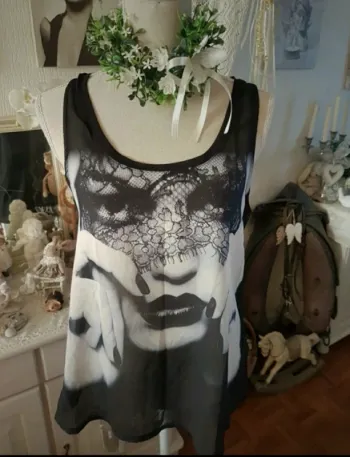 Élégant T-shirt dentelle/voile noir Pimkie Taille L Neuf