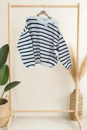 Pull rayé •  noir et blanc
