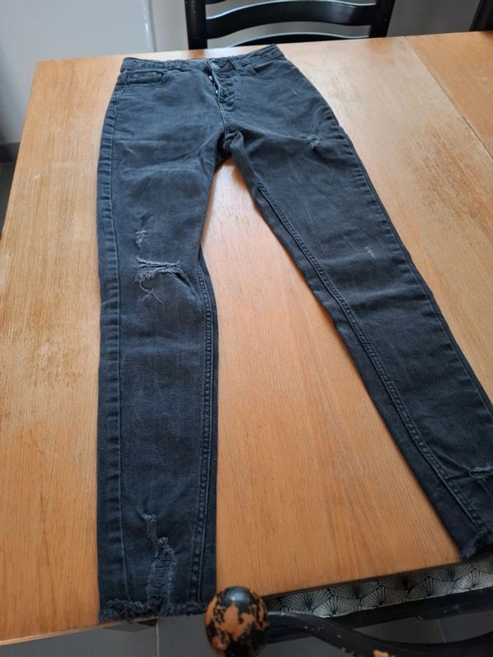 Jeans à trou taille 30 - photo numéro 2