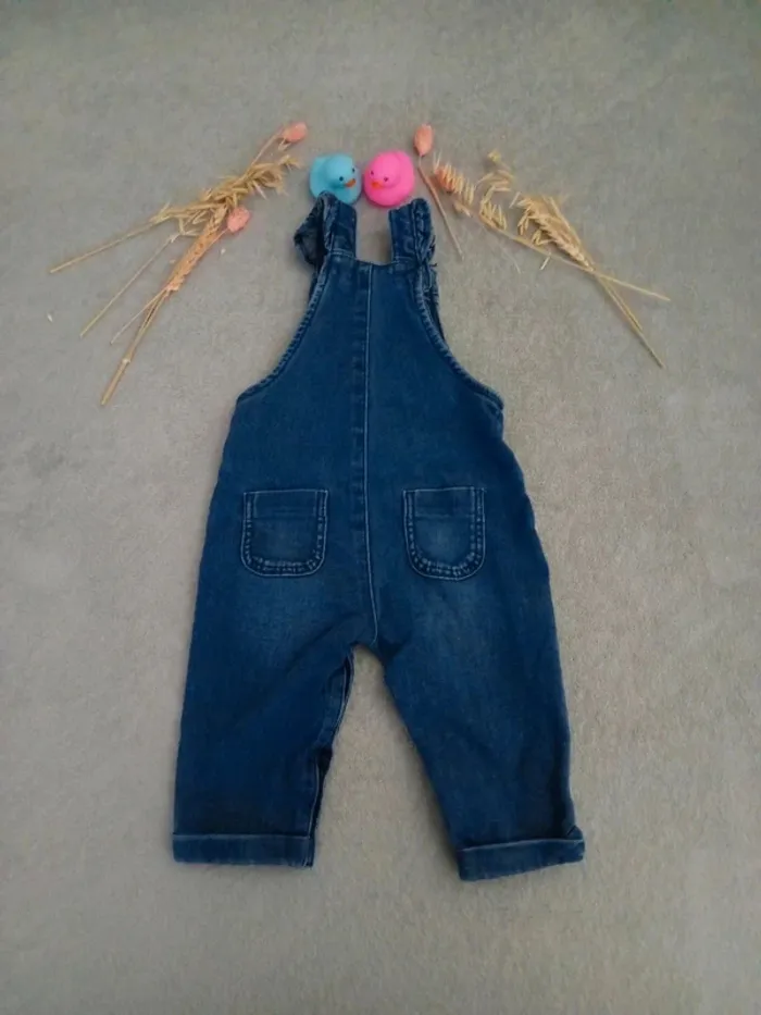 Salopette en jean adorable pour bébé fille - photo numéro 2