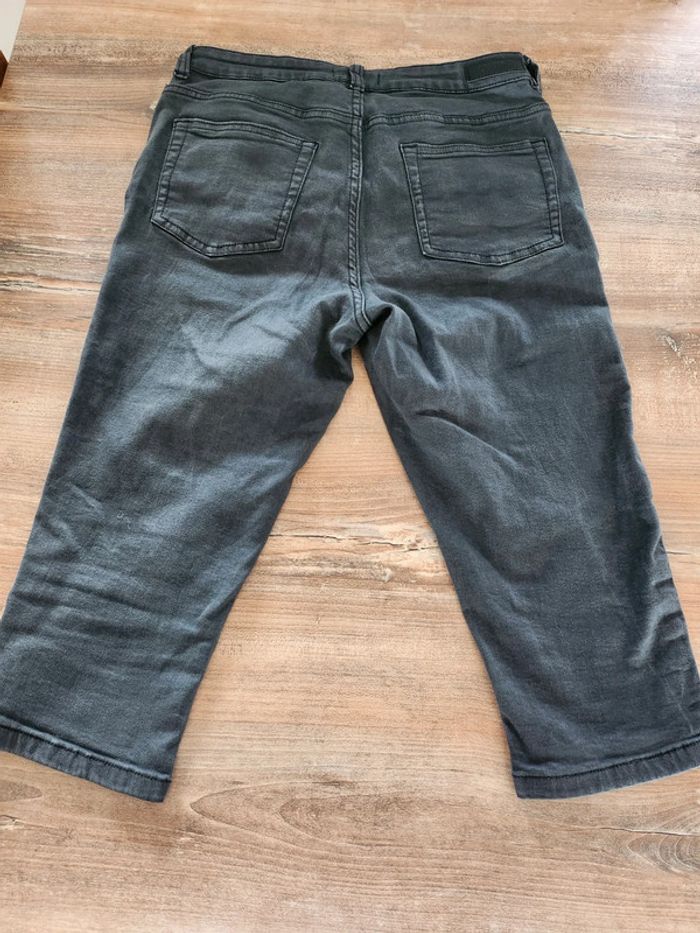 Pantacourt bermuda short noir liberté taille 38 en excellent état avec elasthane - photo numéro 2