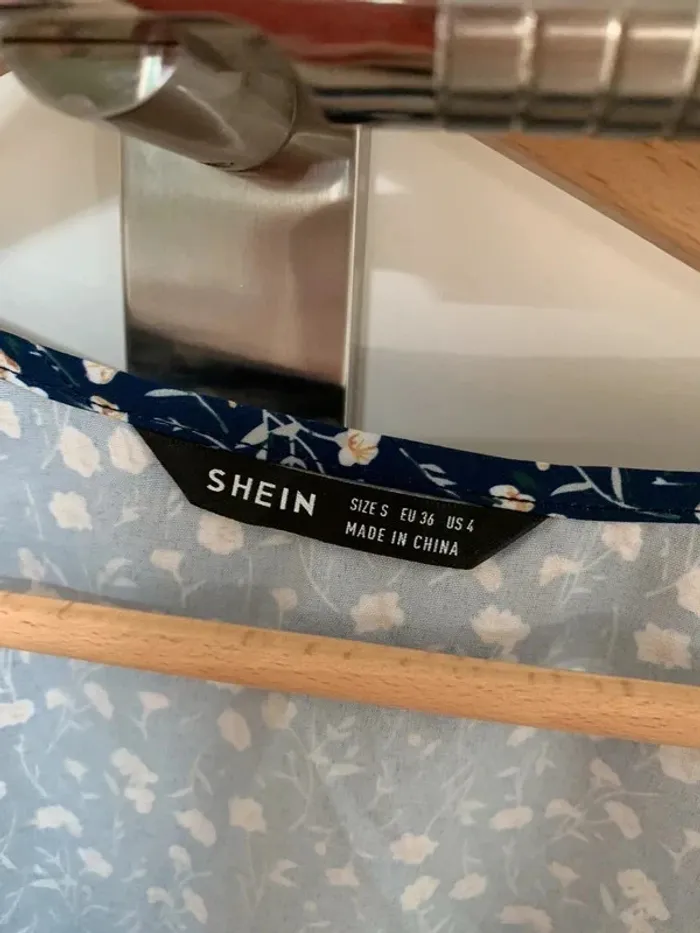 Robe fleurie bleu et blanc Shein t. 36 Neuve - photo numéro 2