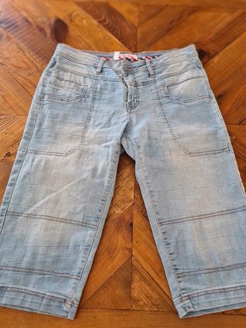 Jeans court