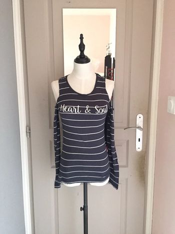 Teeshirt 👚 épaules dénudées Jennyfer taille S 5euros