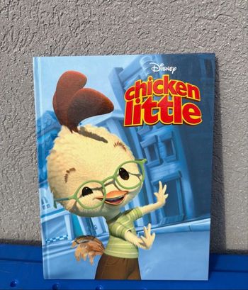 Livre enfant la bd du film. Disney chicken Little