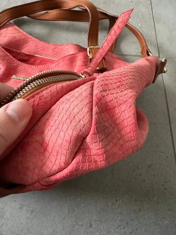 Sac à main et bandoulière rose Desigual, très bon état, 35x30cm - photo numéro 4