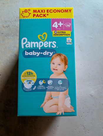 Couches Pampers taille 4+