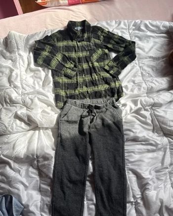 Joli ensemble pantalon + chemise taille 8 ans