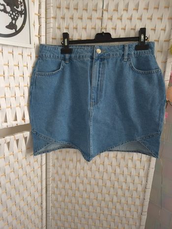 Jolie jupe en jean bleue Boohoo femme T42  coupe asymétrique originale