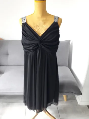 Robe noire en voile