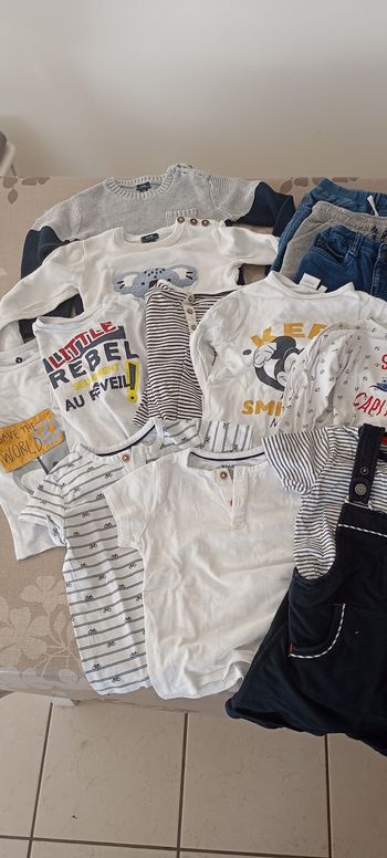 Lot de vêtements 24 mois