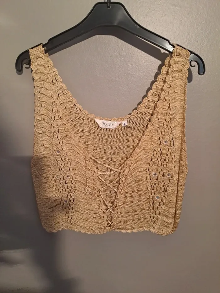 Débardeur femme moutarde en crochet - Marque Mystic - Taille 38 - État neuf.