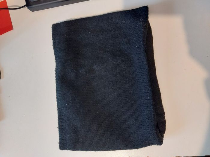 cache cou noir tu - photo numéro 2