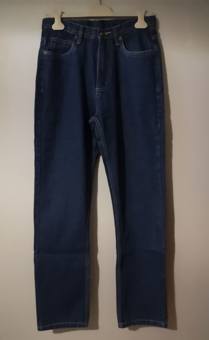 Jeans  homme. Taille 40. Neuf sans étiquette.