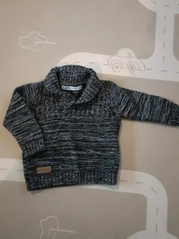 Pull à bouton Gémo 6mois