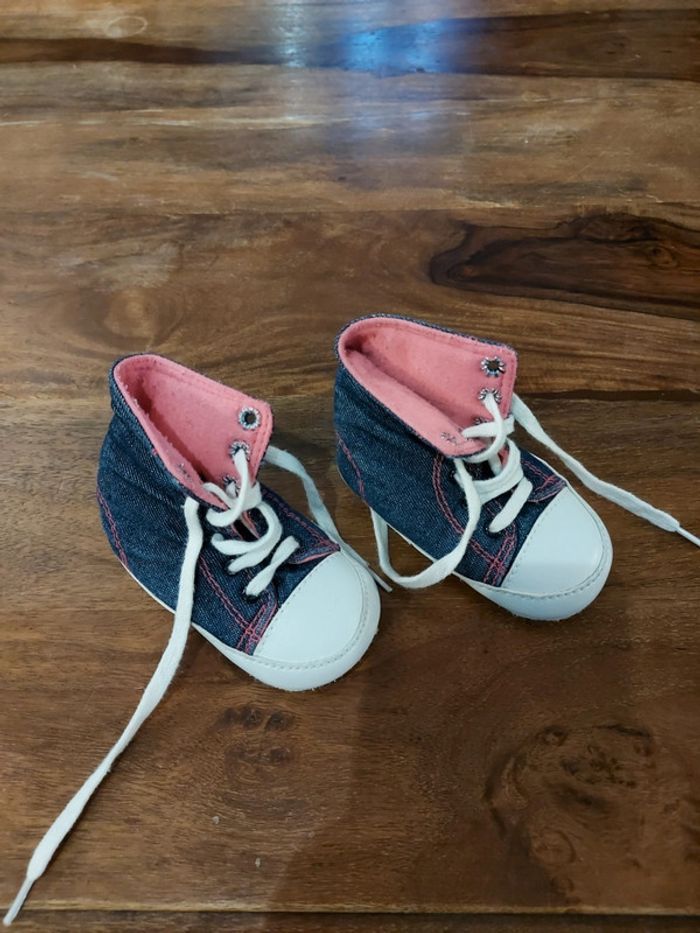 Baskets bébé fille T17