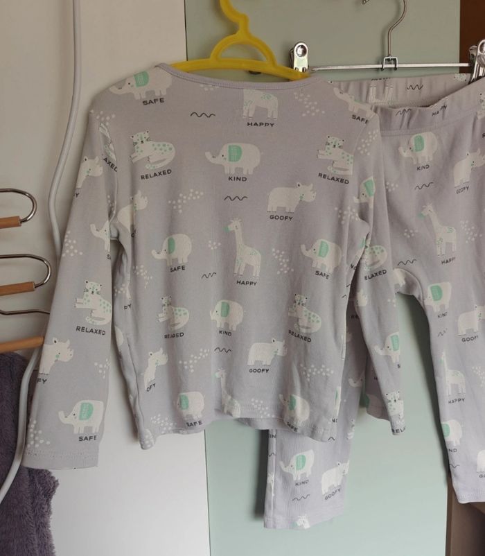 Pyjama deux pièces 2 ans - photo numéro 4