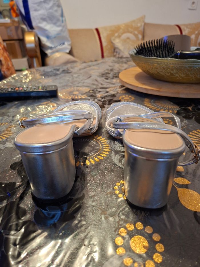 Chaussure femme grise neuf taille 38 tallon 7 cm prix 8 euro - photo numéro 3