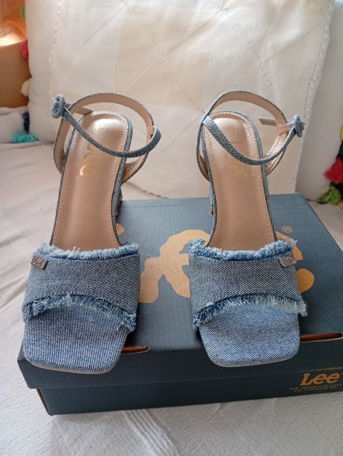 Sandales en jeans à talons. Lee 38 - photo numéro 3