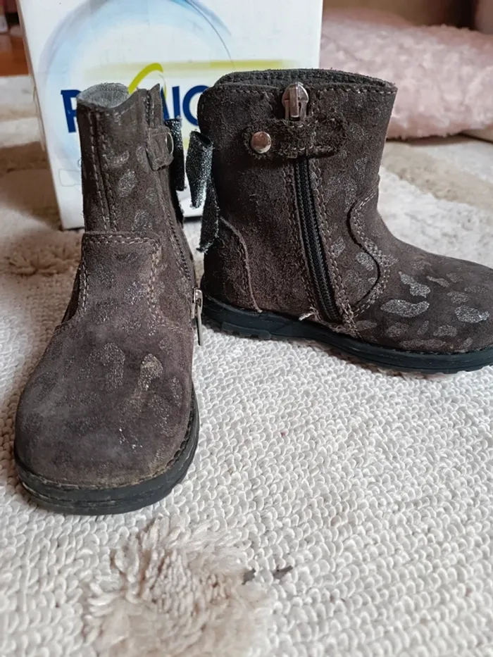 Magnifiques bottines Primigi taille 23 avec nœud derrière - photo numéro 4