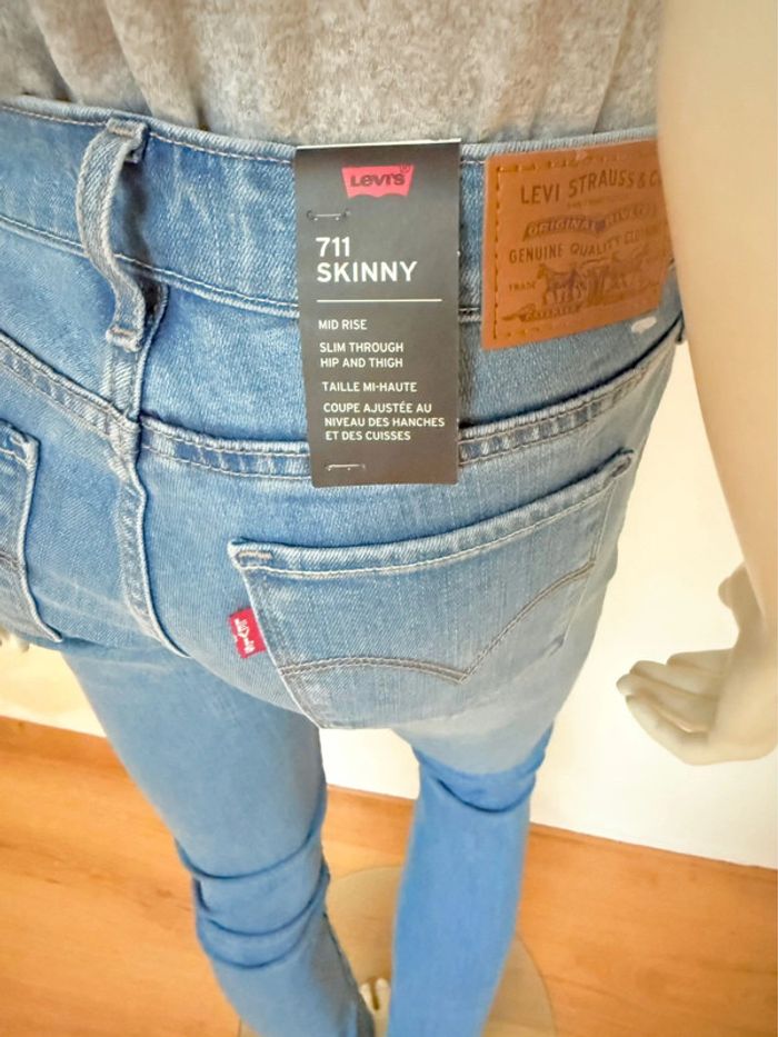 Jean Levi’s 711 Skinny – Taille 28/32 – Bleu clair – Neuf avec étiquette - photo numéro 9