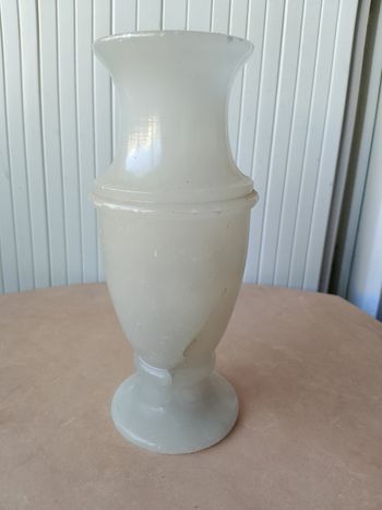 Anc vase en onyx blanc
