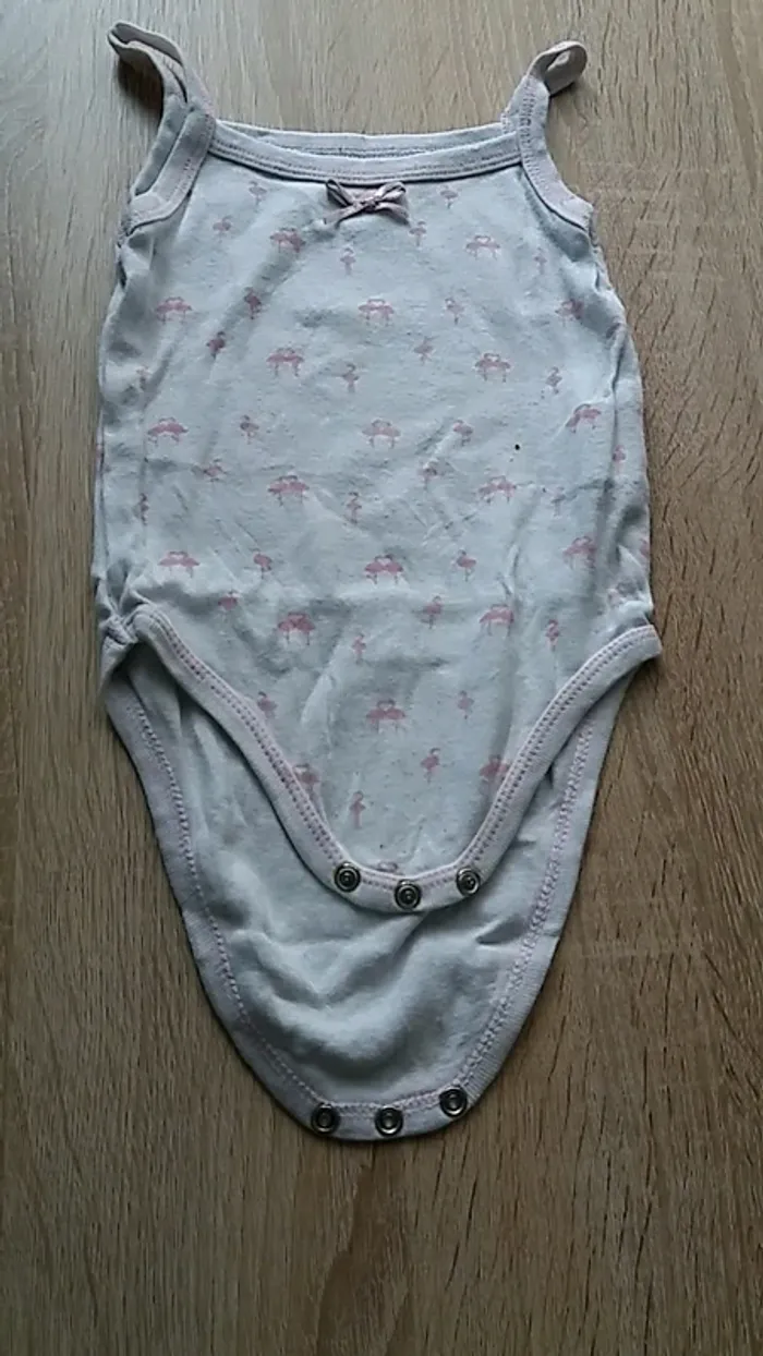 Lot de 2 bodys debardeur 12 mois - photo numéro 4