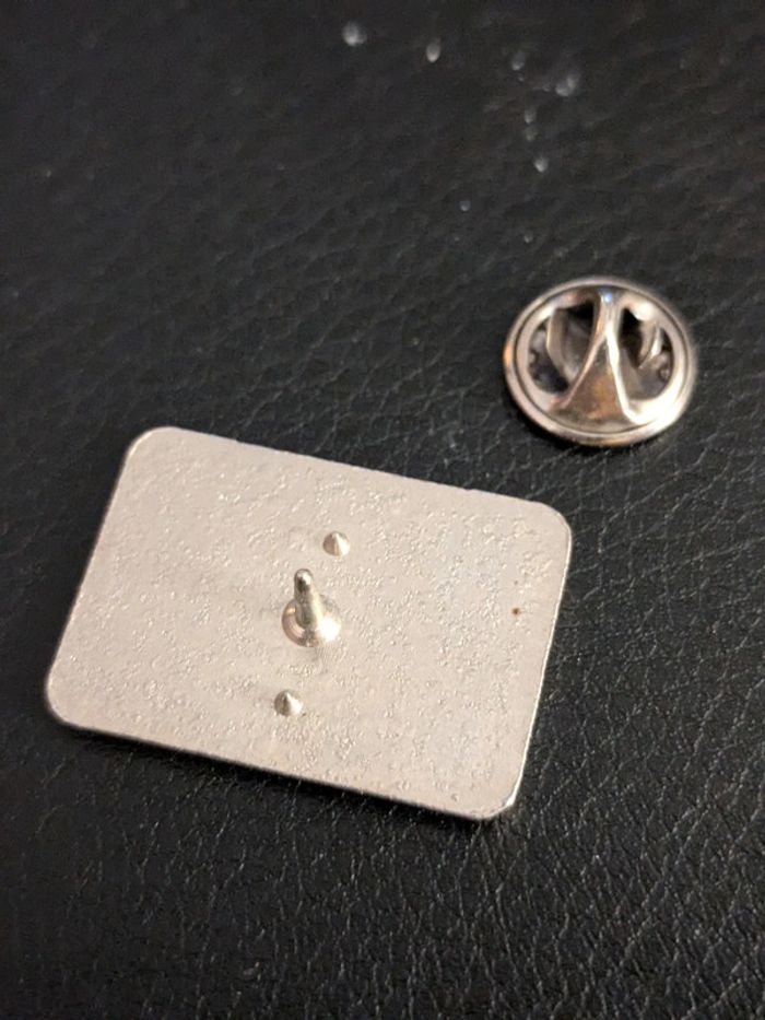 Pin's FC Metz Strasbourg Football - photo numéro 2