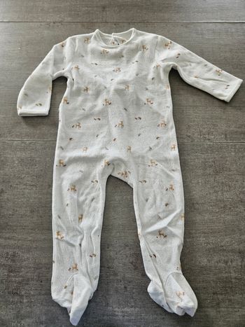 2 pyjamas