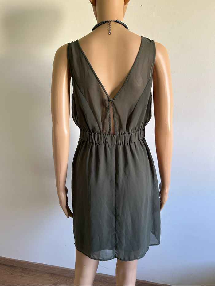 Robe verte kaki sans manches Naf Naf taille 36 excellent état - photo numéro 5