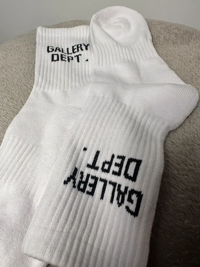 1 paire de chaussettes blanches gallery dept - photo numéro 3