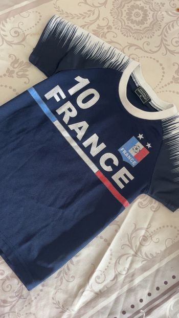 TEE shirt