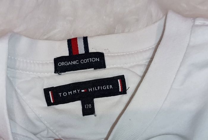Tee shirt tommy Hilfiger 8ans - photo numéro 4