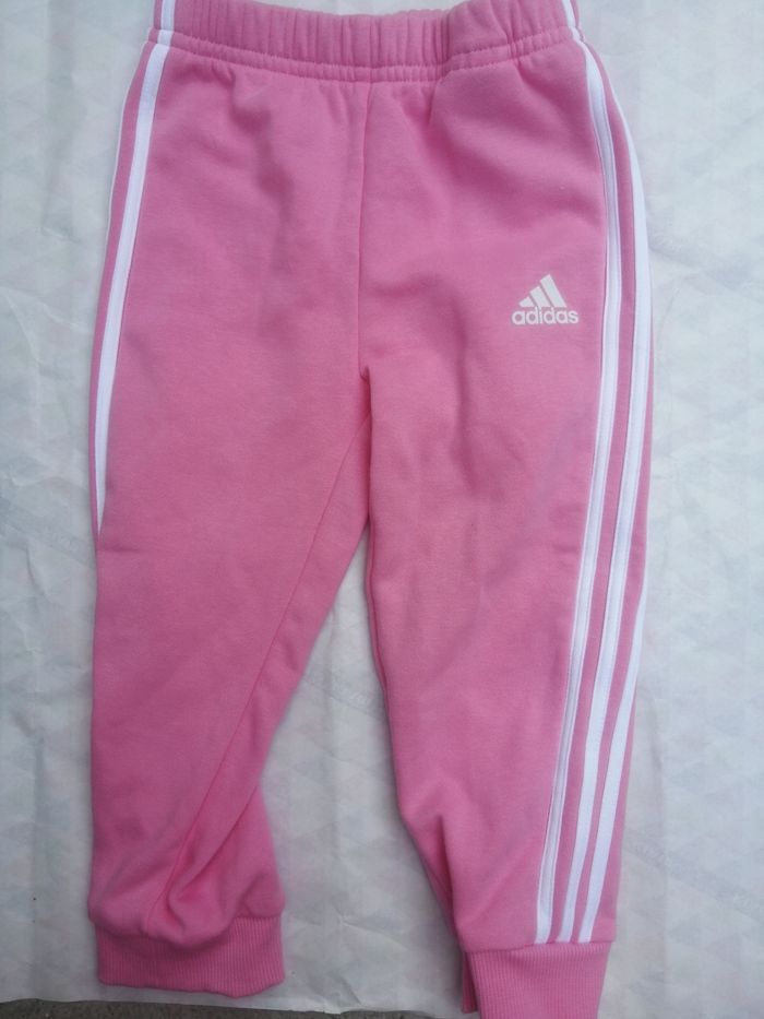 Pantalon Adidas neuf taille 18-24 mois