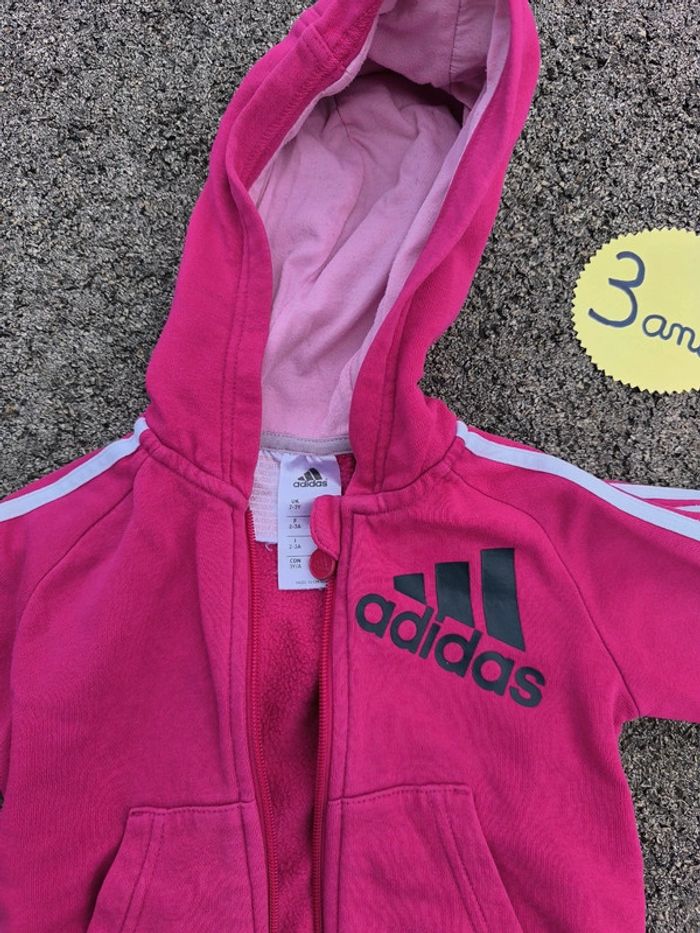 Ensemble jogging Adidas taille 3 ans en très bon état - photo numéro 2