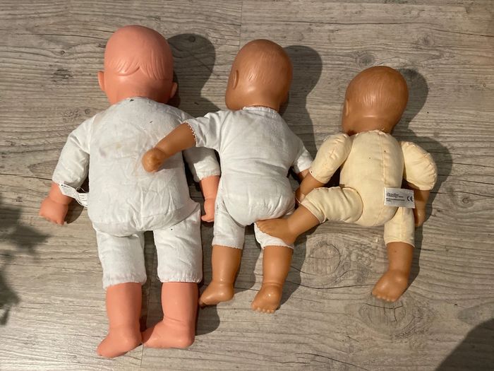3 poupons enfant - photo numéro 5