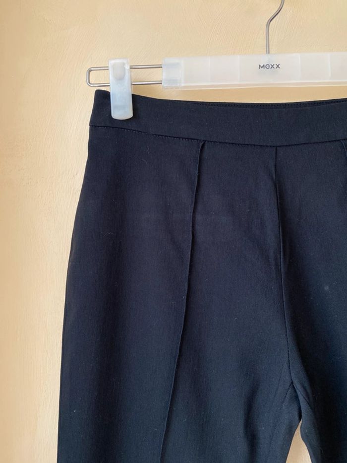 Pantalon noir à pince Kiabi 36 - photo numéro 2