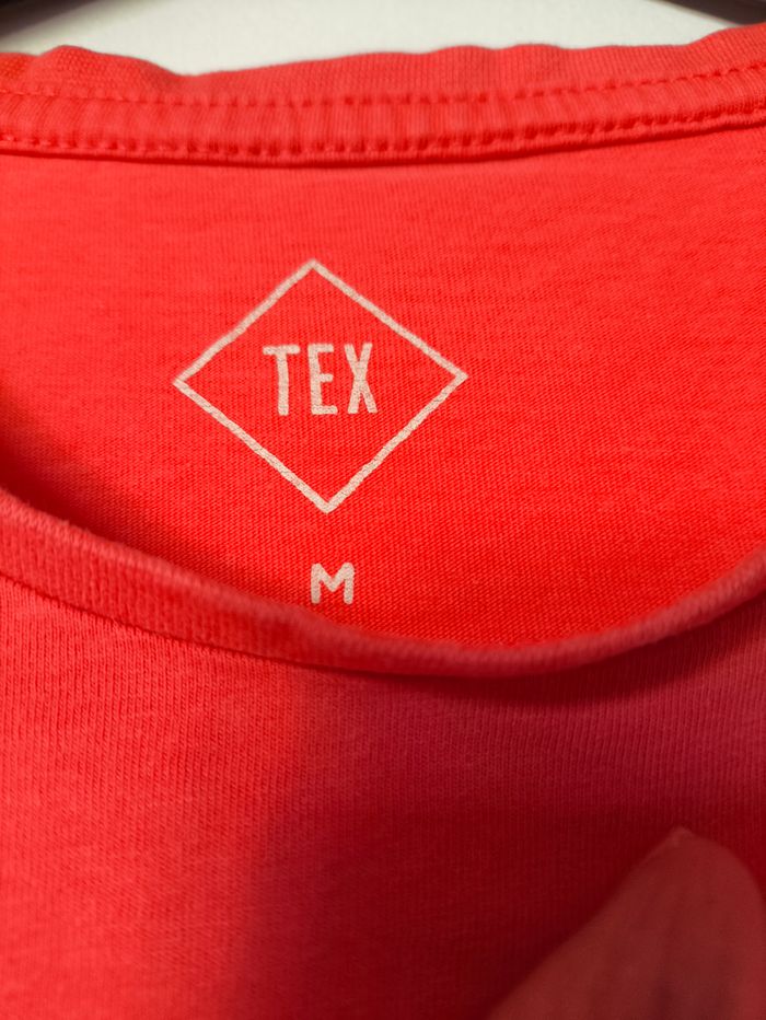 2 tee shirt femme taille M - 1.50 € l'un - photo numéro 2