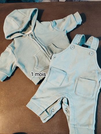 Salopette gilet vert d'eau Kiabi 1 mois