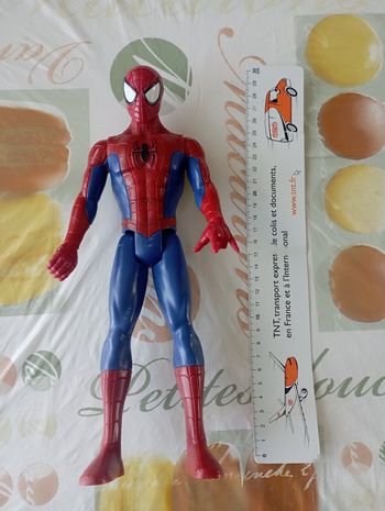 Figurine spiderman 30 cm 5€