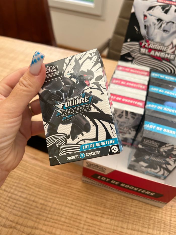 Lot de 7 bundles Pokémon 10.5 foudre noire flamme blanche - photo numéro 6