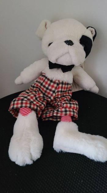 Chien en peluche Monsieur Bulldog en pantalon, Bukowski