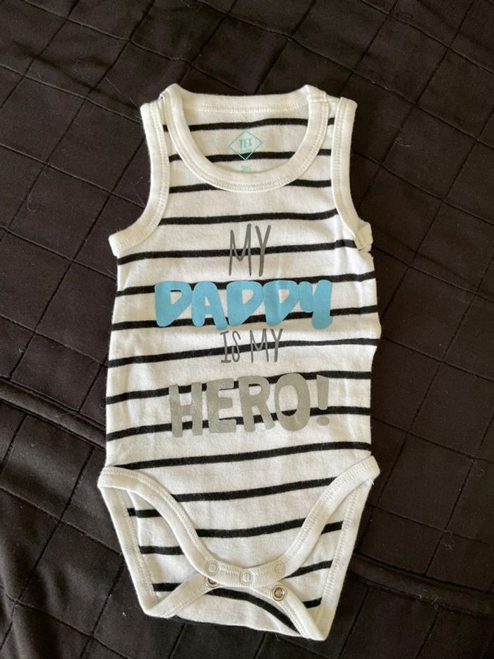 Body sans manche 3 mois « my daddy is my hero »