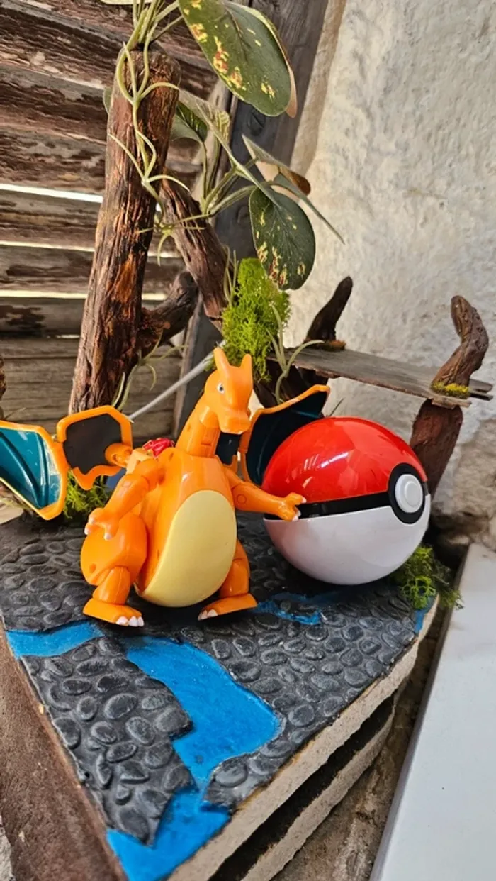 Super figurine Pokemon pliable en boule Dracaufeu - photo numéro 5