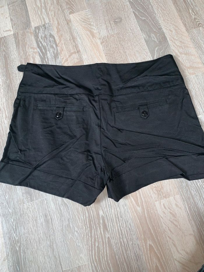 Short noir - photo numéro 2