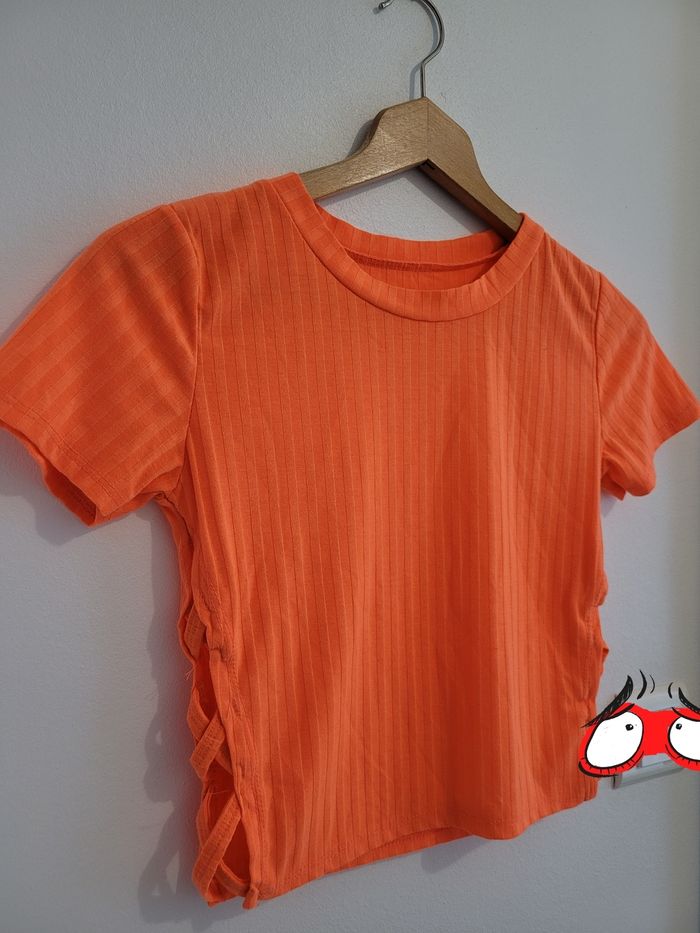 🧡 Top court sympa orange fluo Taille XS 34 - photo numéro 2
