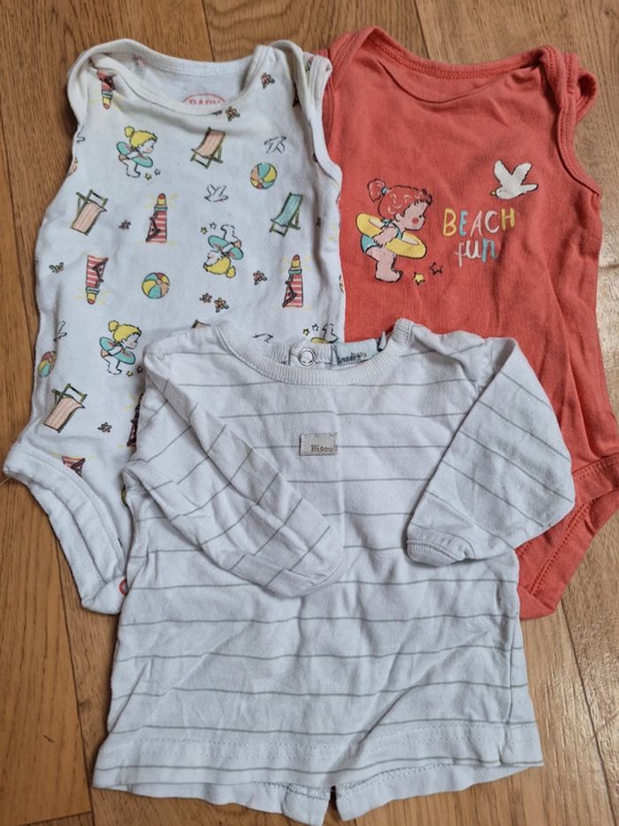 Lot 2bodies (0-2mois) + 1 t-shirt
