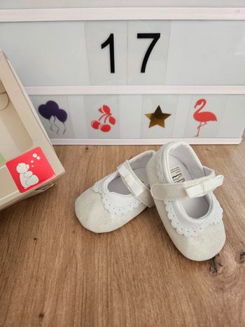 Ballerines blanches neuves T17