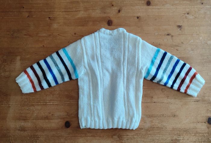 Pull col V tricoté fait main - 3/4 ans - TBE - photo numéro 2